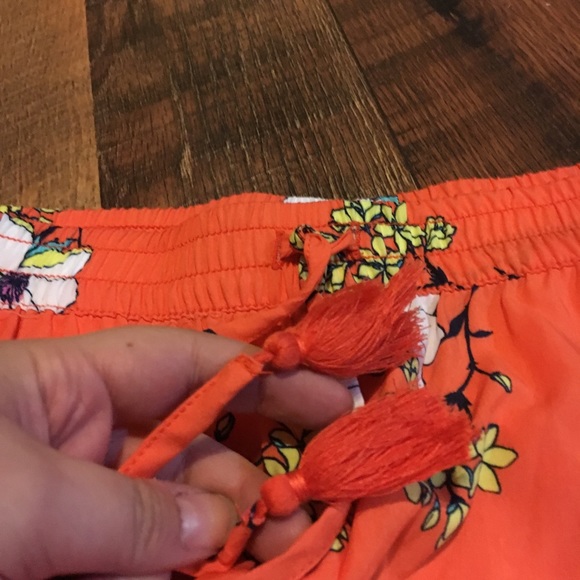 • SOLD // soft floral tassel shorts by ana • - Picture 3 of 8
